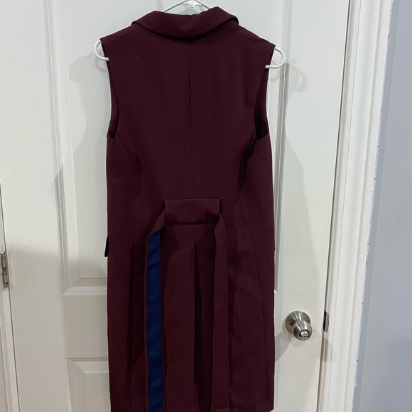 Burgundy belted vest - Picture 4 of 8
